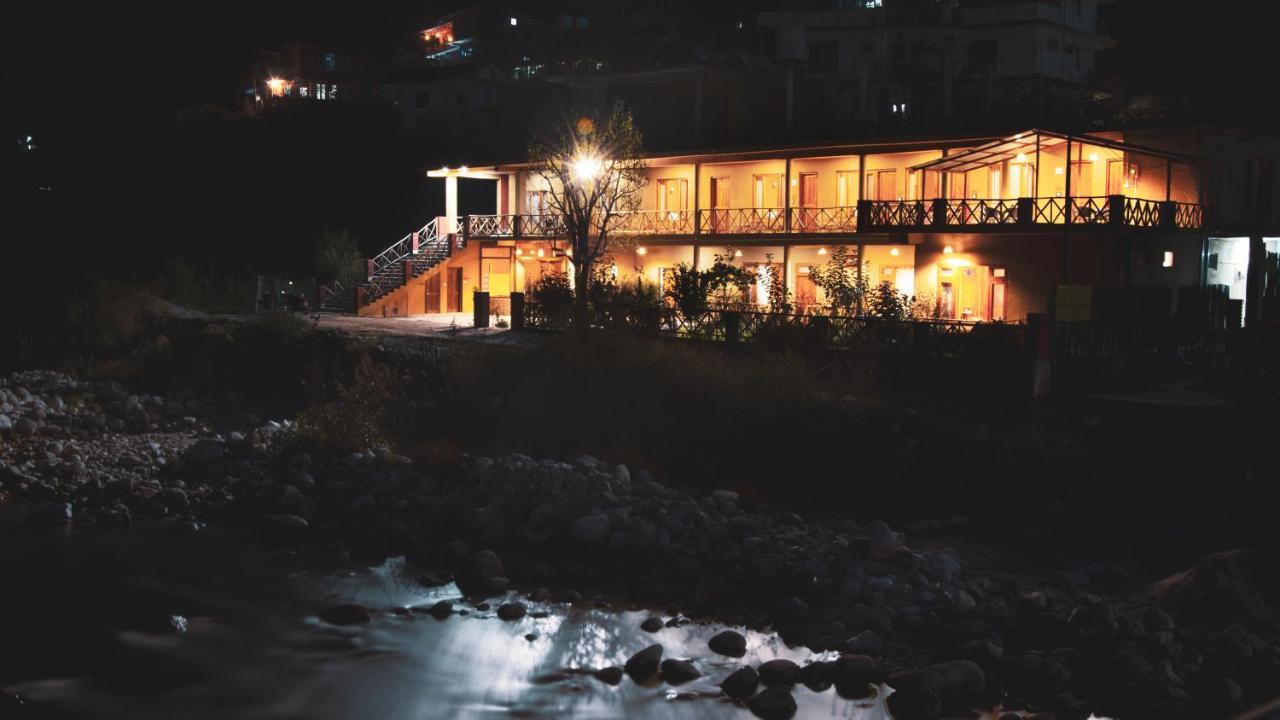 Shivadya Tirthan - Tirthan Valley Gushaini Kültér fotó